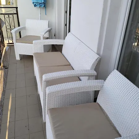 Chiaro Di Luna Apartmán *